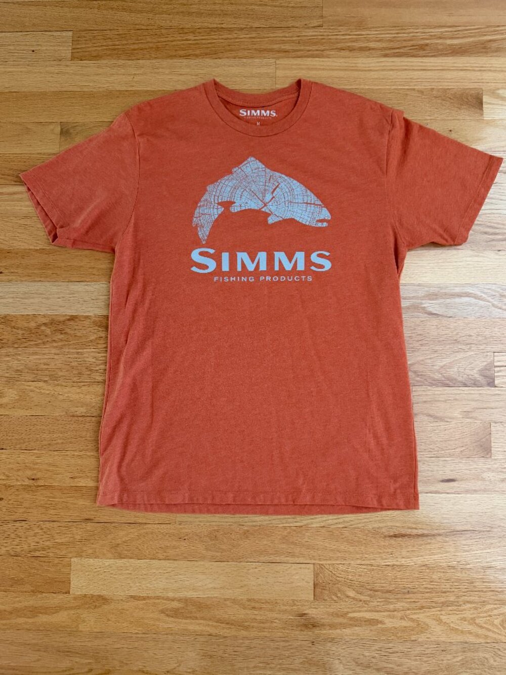 Simms Wood Trout Men's Tee in Adobe Heather Size M
